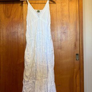 Boho White Lace Trim Tiered Maxi Dress